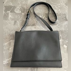 Carlos by Carlos Santana Crossbody/Shoulder Faux Leather Bag Purse Black